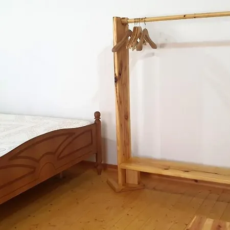 Bujtina Peshtan Guesthouse&camping Maison d'hôtes Tepelene