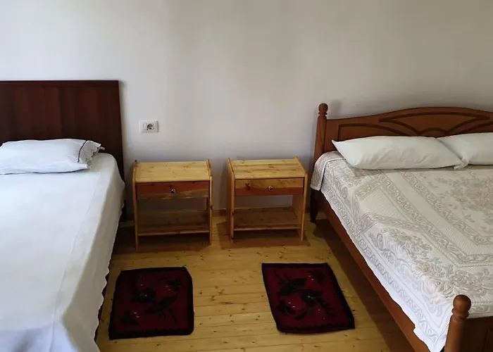 Bujtina Peshtan Guesthouse&camping *