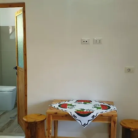 Bujtina Peshtan Guesthouse&camping