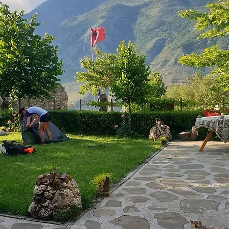 Bujtina Peshtan Guesthouse&camping *