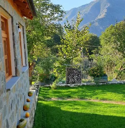 Bujtina Peshtan Guesthouse&camping *