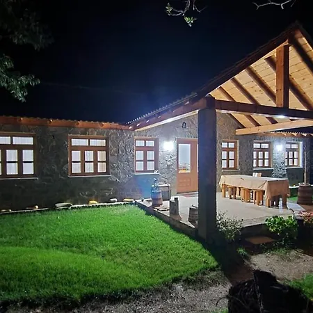 Bujtina Peshtan Guesthouse&camping