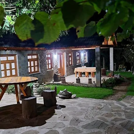 Гостевой дом Bujtina Peshtan Guesthouse&camping Tepelene