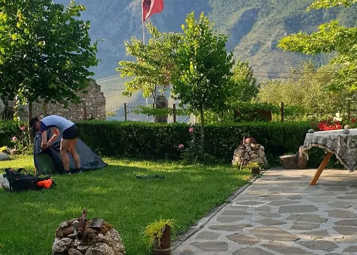 Bujtina Peshtan Guesthouse&camping *